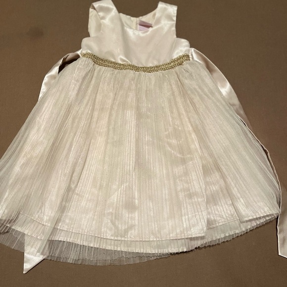 BCX Cream Dress with Elegant Design - Picture 2 of 7